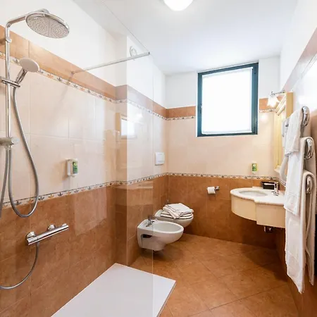 Du Otel 3*