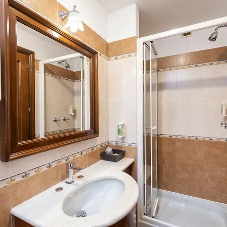 Du Otel 3*